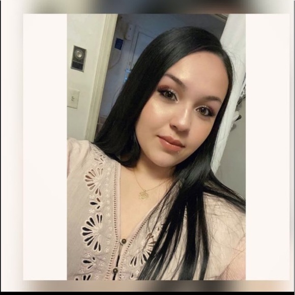 Meet your Posher, Kristen - Picture 1 of 1